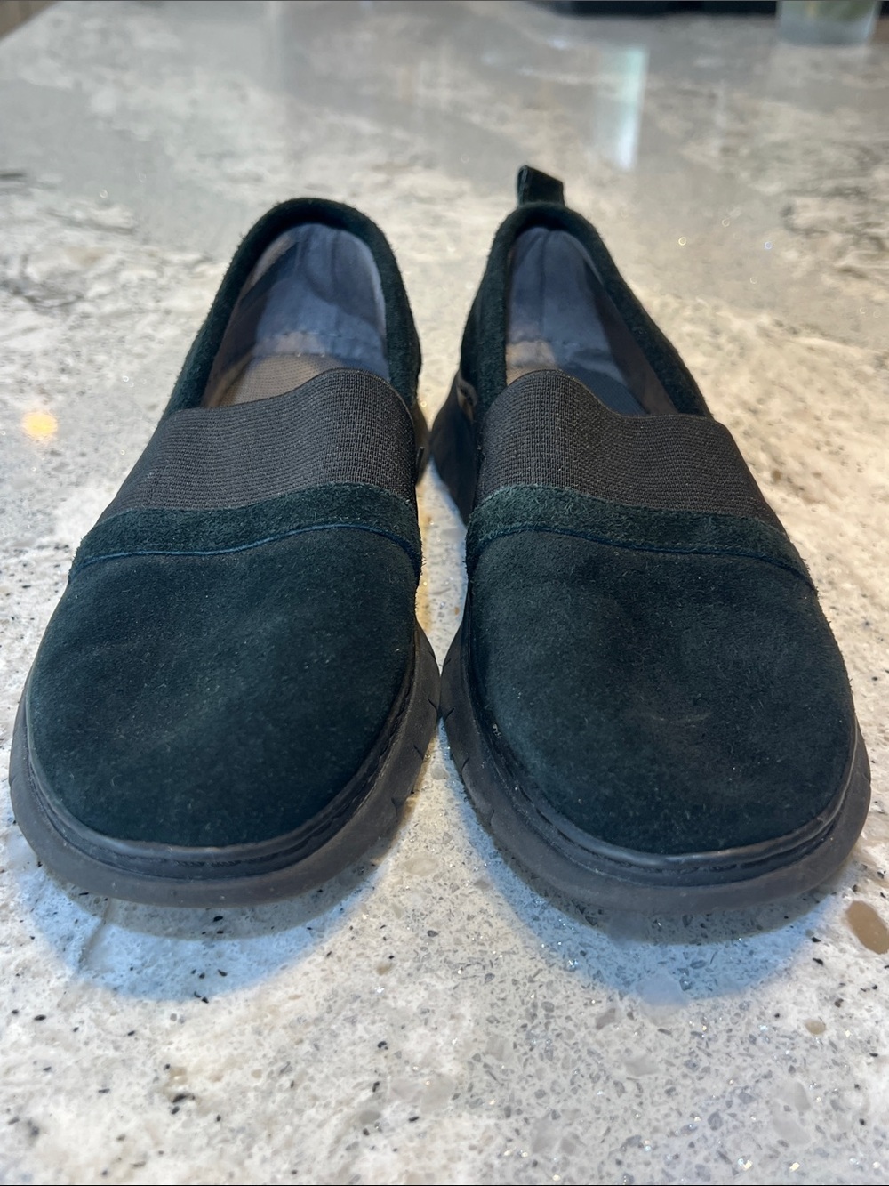 Vionic Kristi Black Suede Slip On Orthotic Flats Size 6.5 EUC - Picture 3 of 10
